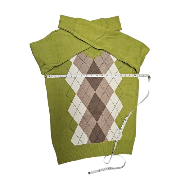 St. John's Bay V-Neck Sweater - Green and Brown Argyle - Picture 5 of 13